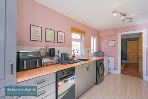 Kitchen- click for photo gallery